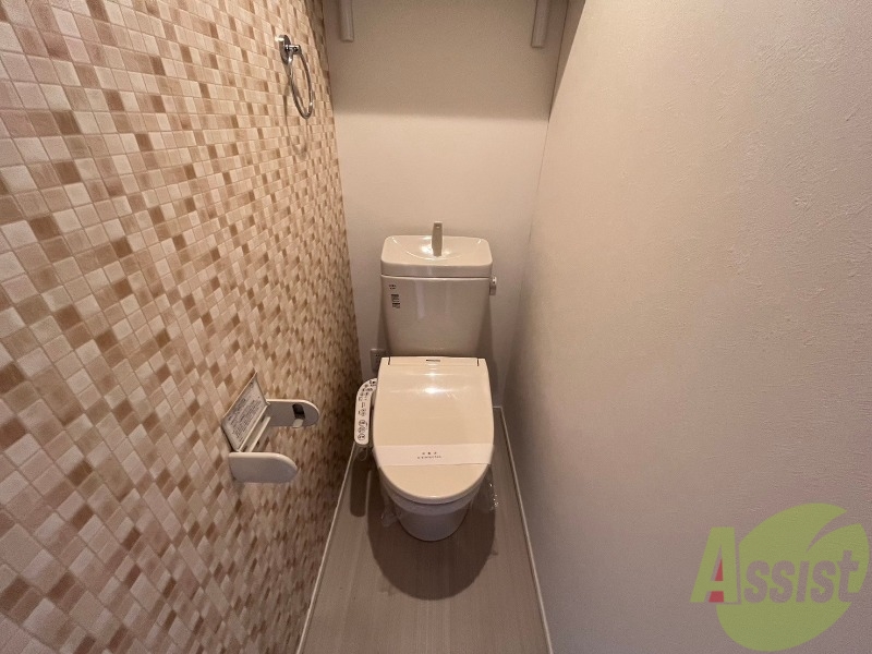 トイレ　温水洗浄便座付きのトイレは、使用しやすくうれしいですね。