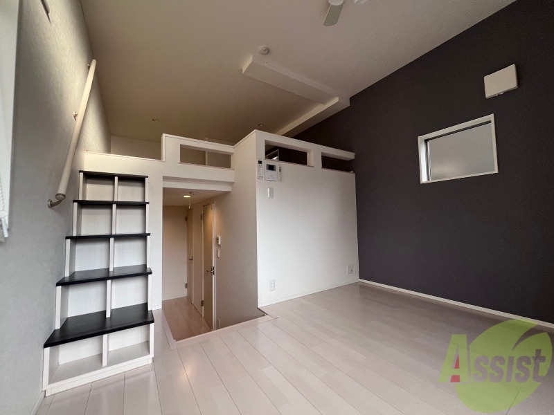 その他部屋・スペース　天井の広めのロフトです。スペース的にも使い勝手が良さそう！