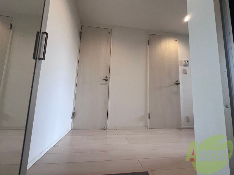 玄関　シンプルな内装でまとまりがあり清潔感がありますね。