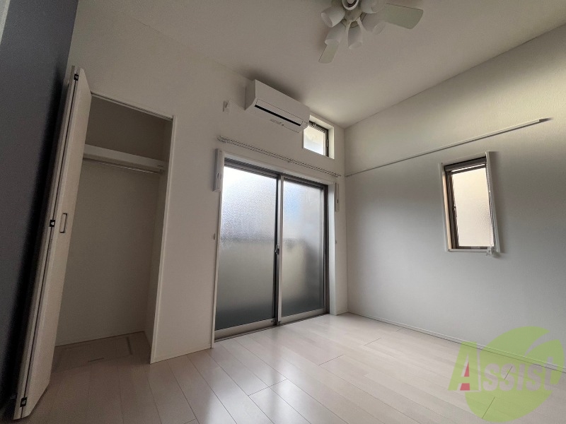 居室・リビング　陽当たりが良く、広々として過ごしやすそうです。