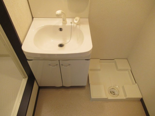 洗面設備　コンパクトで使いやすい洗面所