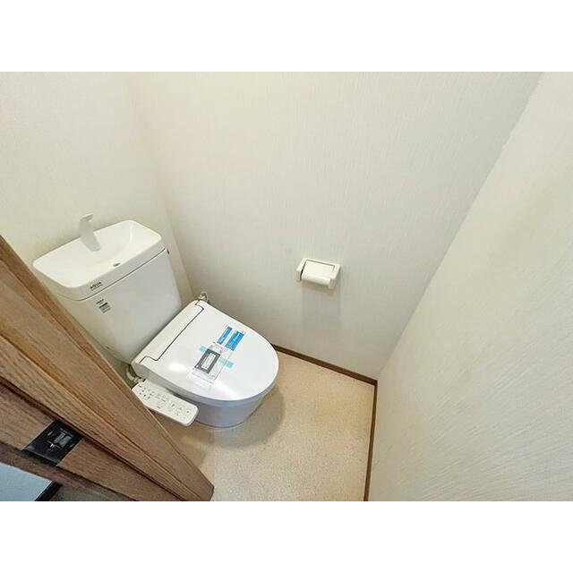 トイレ　ウォシュレットあり。※前回募集時　クリーニング前の写真になり