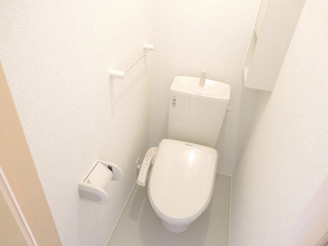 トイレ　温水洗浄便座