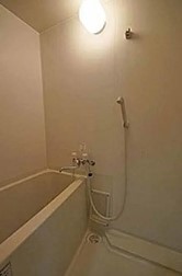 バス・シャワールーム　※写真は同じ建物の別部屋です