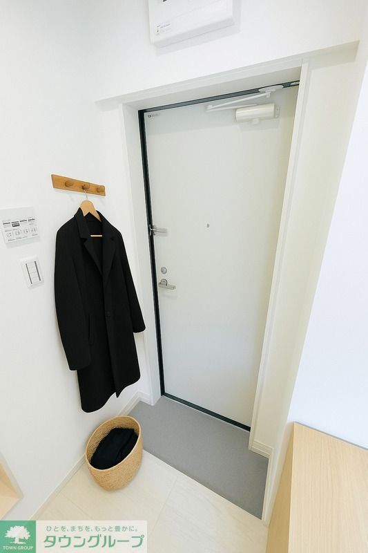 玄関　建築中の為イメージです。