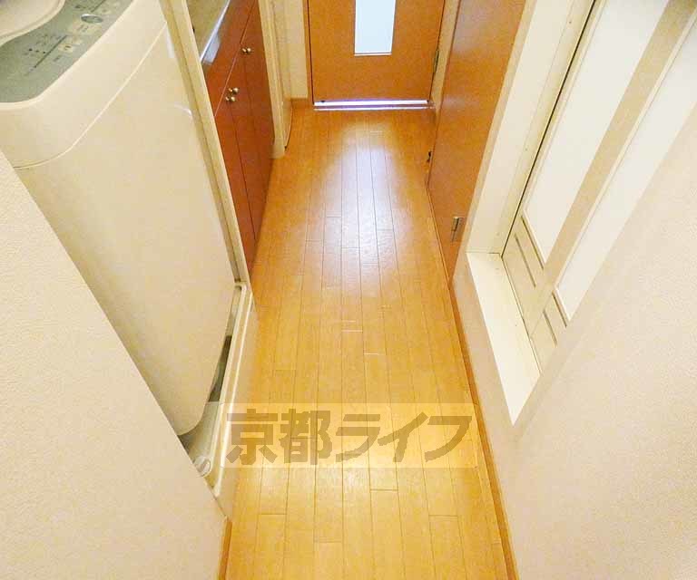 その他部屋・スペース　明るい廊下