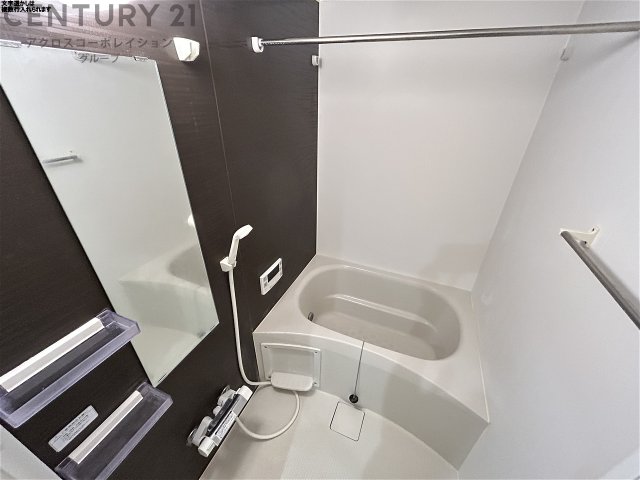 バス・シャワールーム　浴室乾燥機付きで便利です！