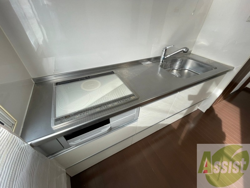 キッチン　キッチンはスペースも広々していて使いやすそうですよ！