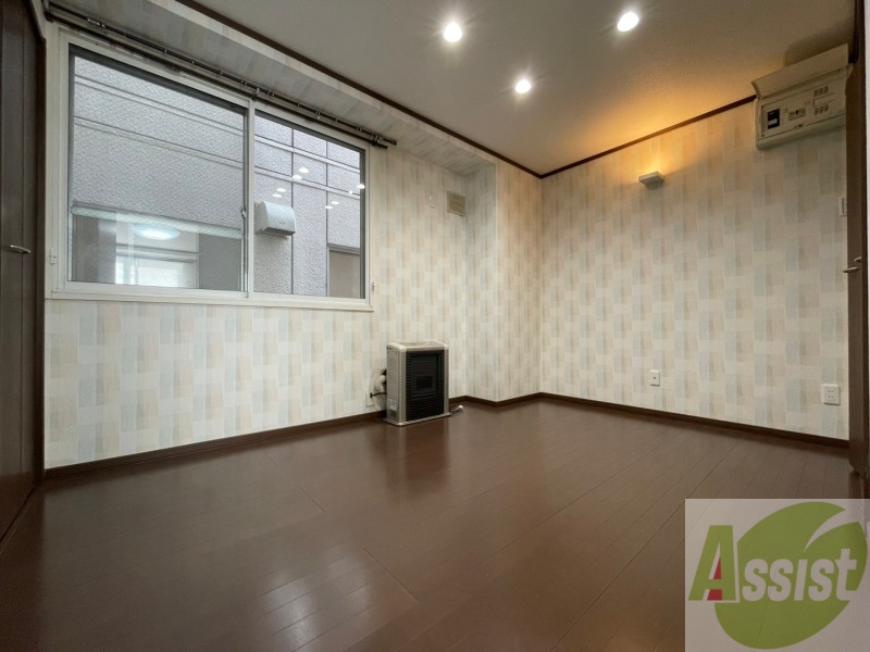 その他部屋・スペース　６帖の寝室です。二部屋をどう使うかはあなた次第です！