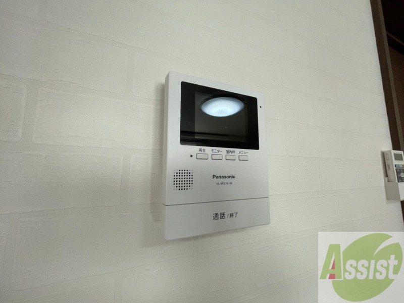 セキュリティ　モニター付インターホンです。来客者の顔が見えるので安心！