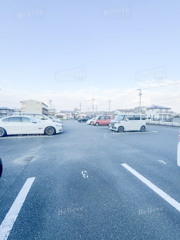 駐車場　駐車スペースもあります♪