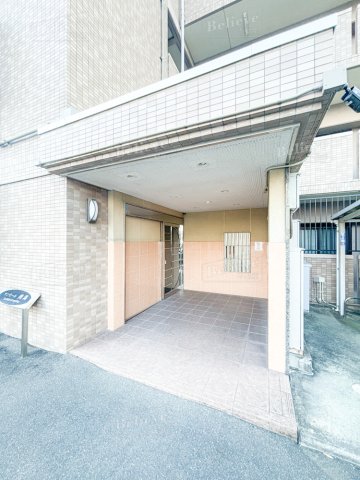 エントランス　共用のエントランス部分☆