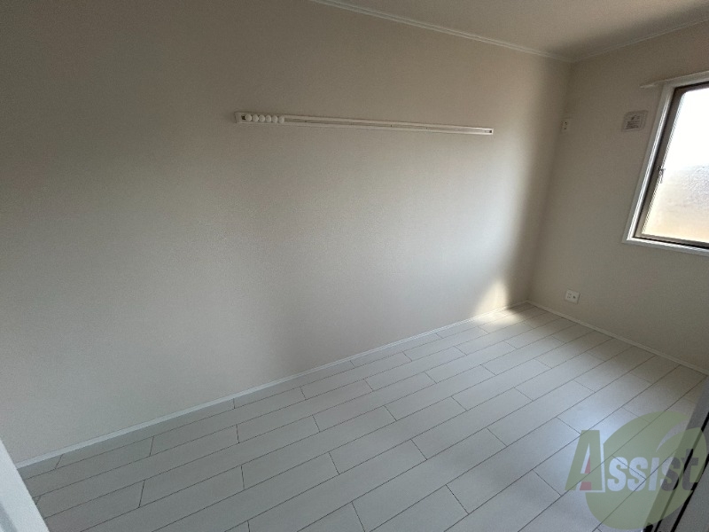 その他部屋・スペース　寝室には５．２帖の洋室をお使いください！使いやすい広さです！