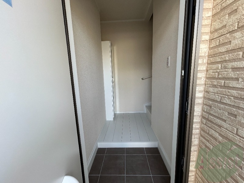 玄関　玄関から撮影しました。広々としていますね！