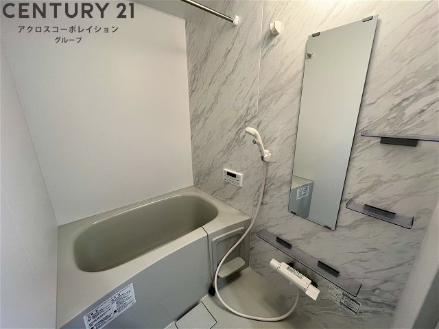 バス・シャワールーム　落ち着いた空間のお風呂です