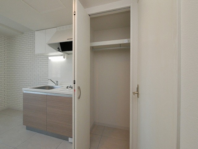 収納　奥行きのあるウォークインクローゼットです！