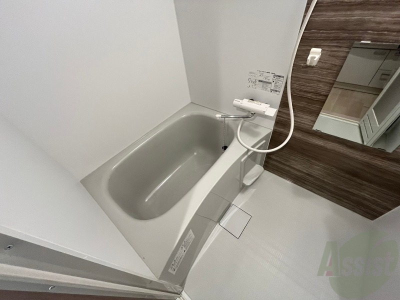 バス・シャワールーム　お風呂になります。一日の疲れを癒してくださいね。