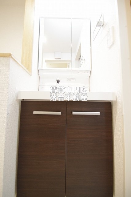 洗面設備　独立洗面化粧台付き