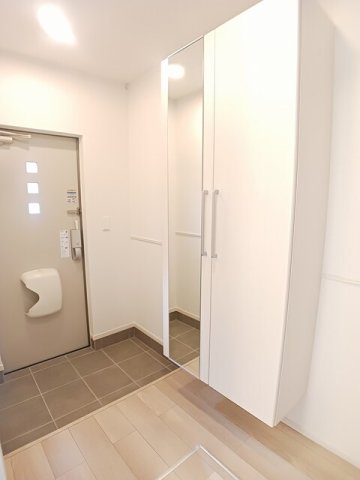 玄関　明るい玄関です