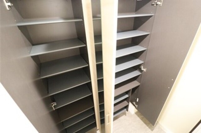 収納　シューズボックス