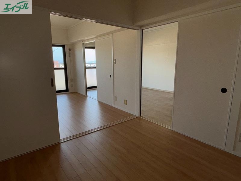 その他部屋・スペース　玄関から