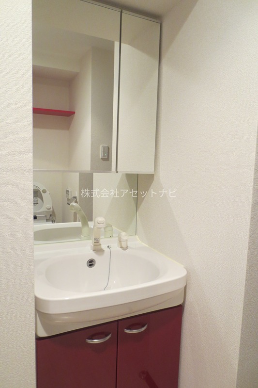 洗面設備　別タイプのお部屋です