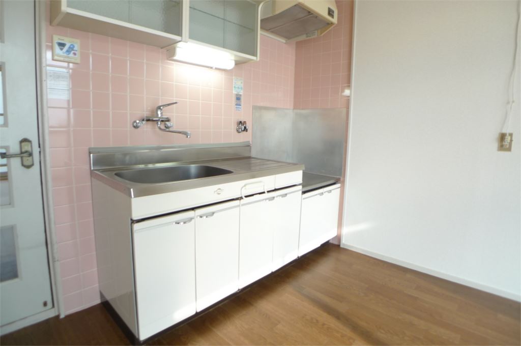 キッチン　写真はリノベーション前