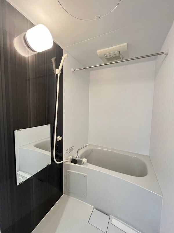 バス・シャワールーム　落ち着いた空間のお風呂です