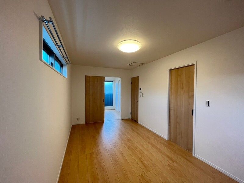 居室・リビング　こちらのリビングで趣味の時間をお楽しみください