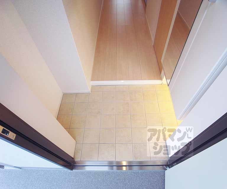 玄関　靴箱付き玄関です