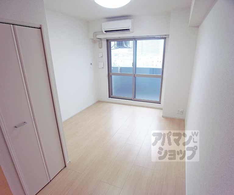 居室・リビング　東向きのお部屋です