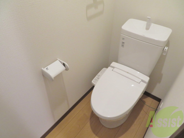 トイレ　トイレは、嬉しいウォシュレット付きです。