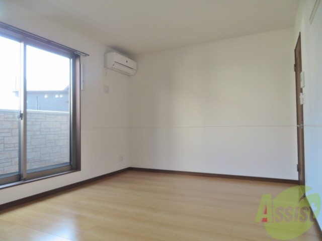 その他部屋・スペース　洋室は、奥行きがあり開放感がありますね。