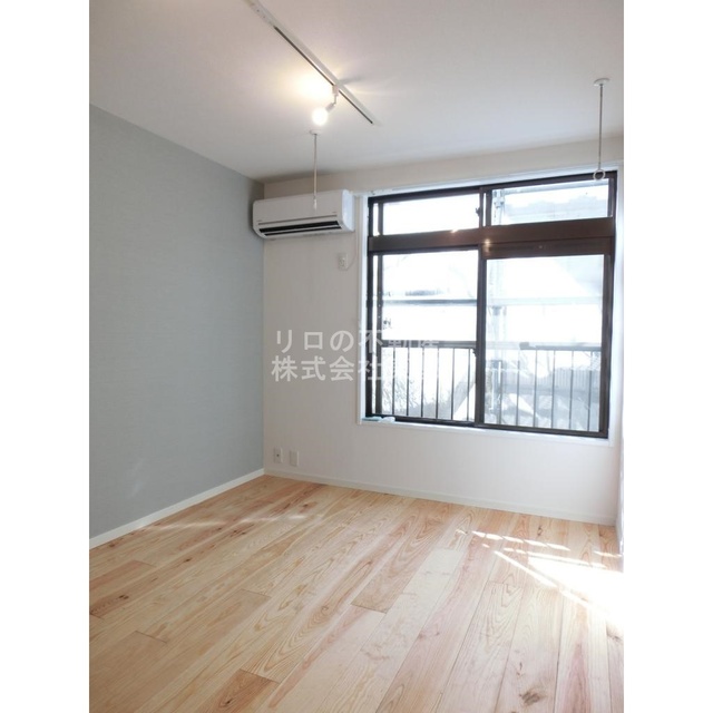 居室・リビング　南向きで日当たり良好なお部屋！暖かな日差しが入ります♪