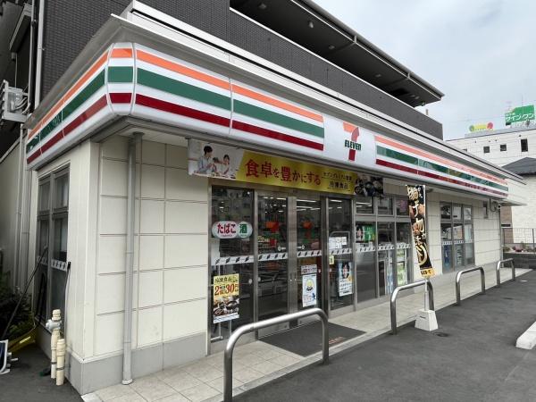 コンビニ　セブンイレブン（コンビニ）まで124m