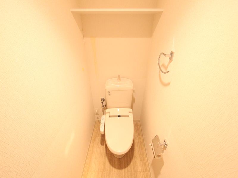 トイレ　温水洗浄便座