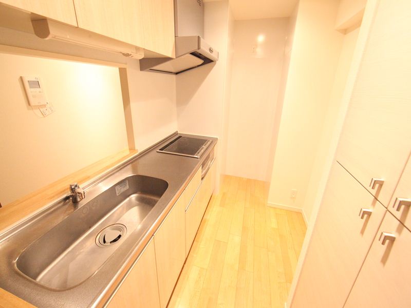 キッチン　システムキッチン（IHコンロ3口）