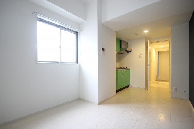 居室・リビング　同物件別号室