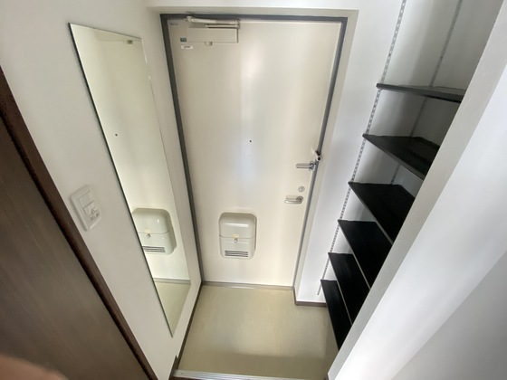 玄関　※別部屋の写真です