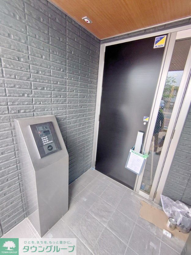 ロビー　オートロック付き