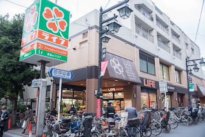 スーパー　ライフ仲宿店（スーパー）まで593m