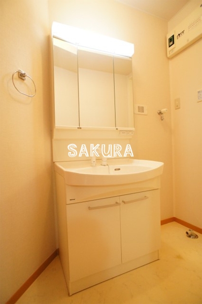 洗面設備　身支度に欠かせない独立洗面台♪