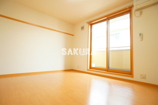 居室・リビング　開放感のあるゆったりとしたお部屋です♪