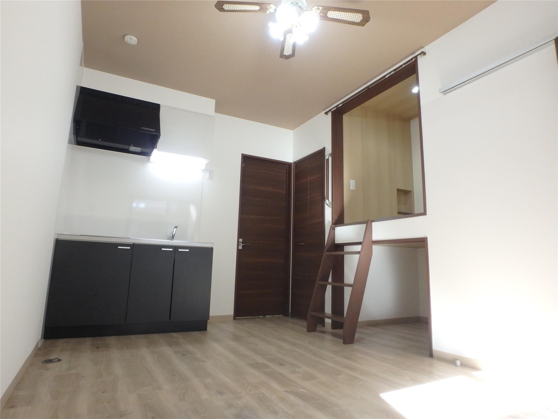 居室・リビング　１LDKの様に使えるキャビンスペースが特徴的です