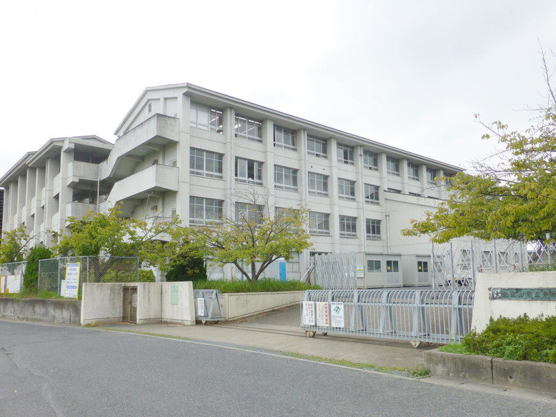 中学校　片桐中学校（中学校）まで2140m