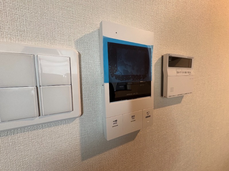 セキュリティ　モニター付きインターホン