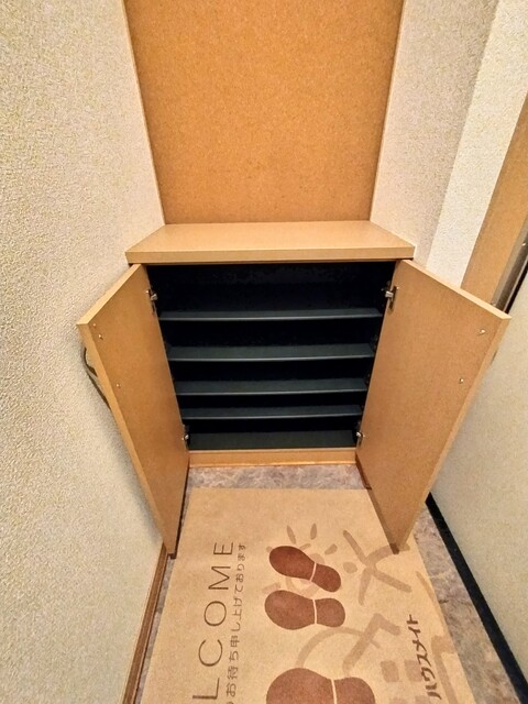 玄関　シューズボックス※同タイプ参考写真
