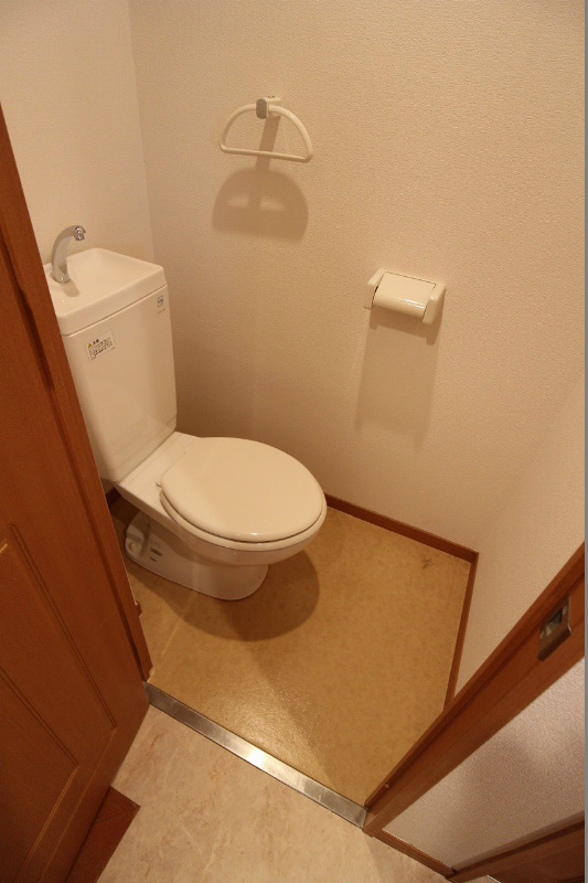トイレ　別部屋参考写真