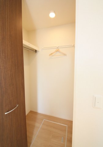 収納　別部屋同一間取りのお写真となります。