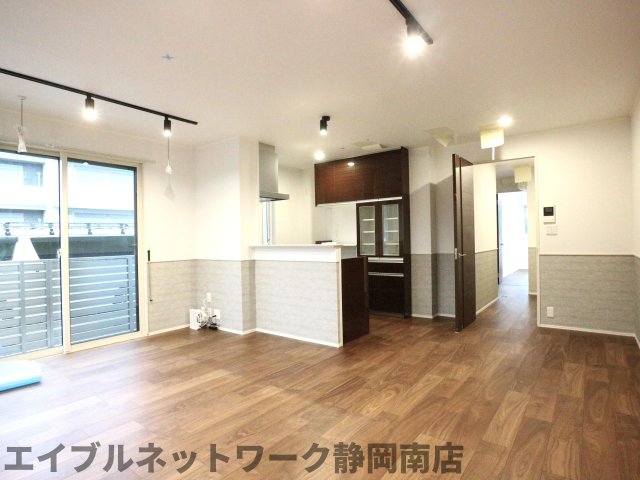 居室・リビング　ゆったり過ごせる居間です